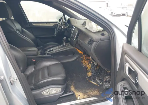 2015 Porsche Macan Turbo z USA, uszkodzony, nr VIN WP1AF2A53FLB96031